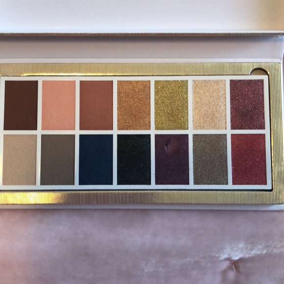 KVD Edge Of Reality Palette - Picture 3 of 3